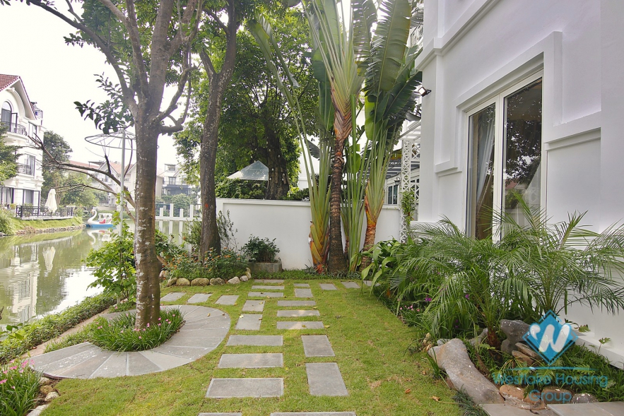 Five-bedroom villa for rent in Vinhome Riverside near BIS international school